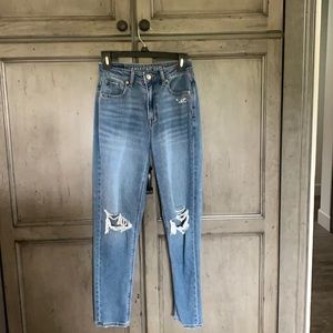 Americans eagle ripped jeans
